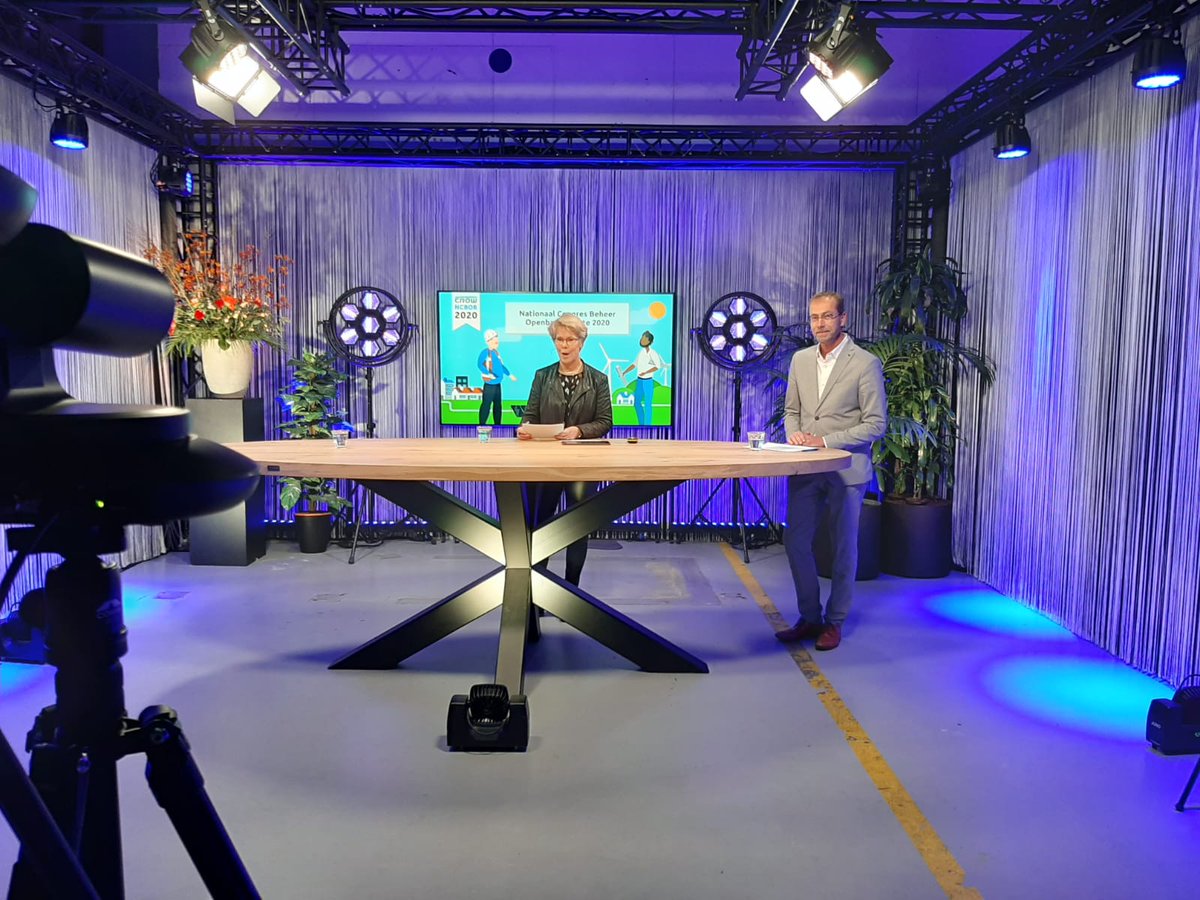 En live vanuit de Prodentfabriek in Amersfoort leiden dagvoorzitters Ineke Westerbroek en Harro Verhoeven alle deelnemers van NCBOR 2020 door een afwisselend programma rond het thema Transitieopgaven: van ambitie naar uitvoering, en hoe dan?  #NCBOR2020