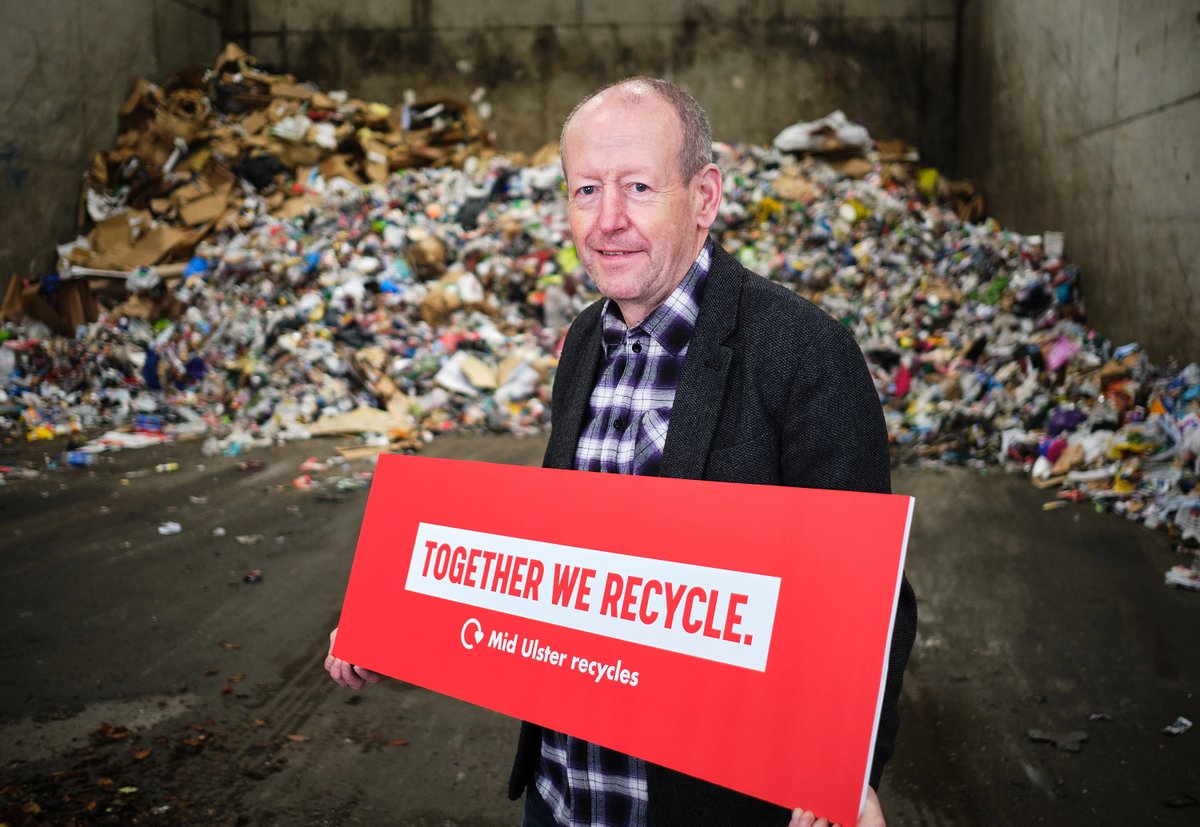 MidUlster_DC's tweet photo. #ThankYou to all the #RecyclingHeroes in #MidUlster for recycling so well in the blue bin during a very challenging time. Blue bin weights for the period March – September 2020 increased by 883 tonnes! #TogetherWeRecycle #TogetherWeRecycleInTheBlueBin #MidUlsterRecycles ♻️ https://t.co/DZ9hmlyyqg