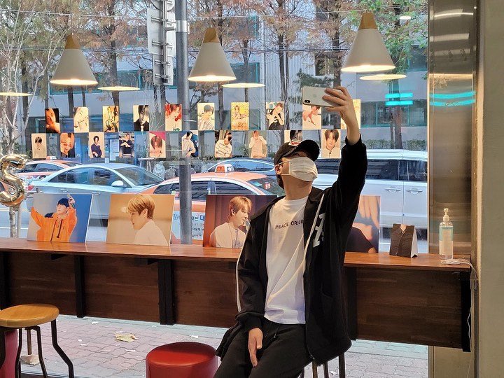 hs_may6's tweet photo. 열심히 준비했는데 코로x여파로 속상하다 오빠가 들려주셔서 다 사라졌어요 ㅠㅠ
정말 다정한 오빠 ㅠㅠㅠ 너무 감사하구 사랑해여 ㅠㅠㅠ 생일축하해요💖

#신혜성 https://t.co/4cXV2DGTb1