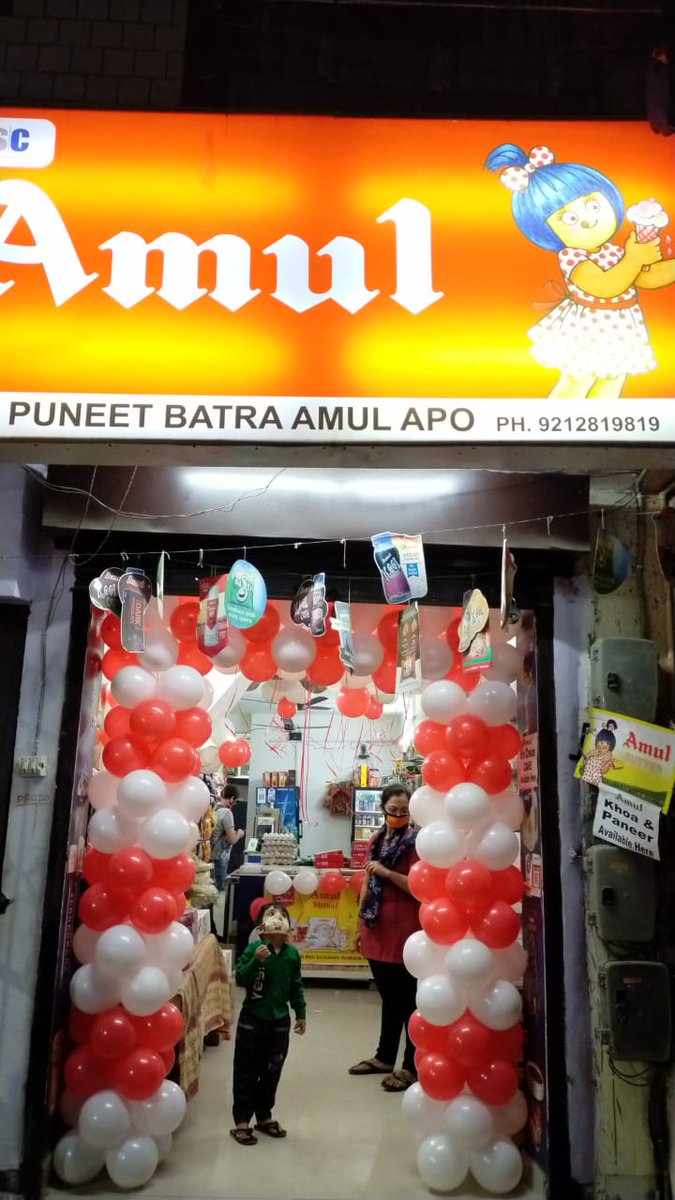 West Delhi VLE distributing Milk on the celebration of Dr. Kurien's birthday.