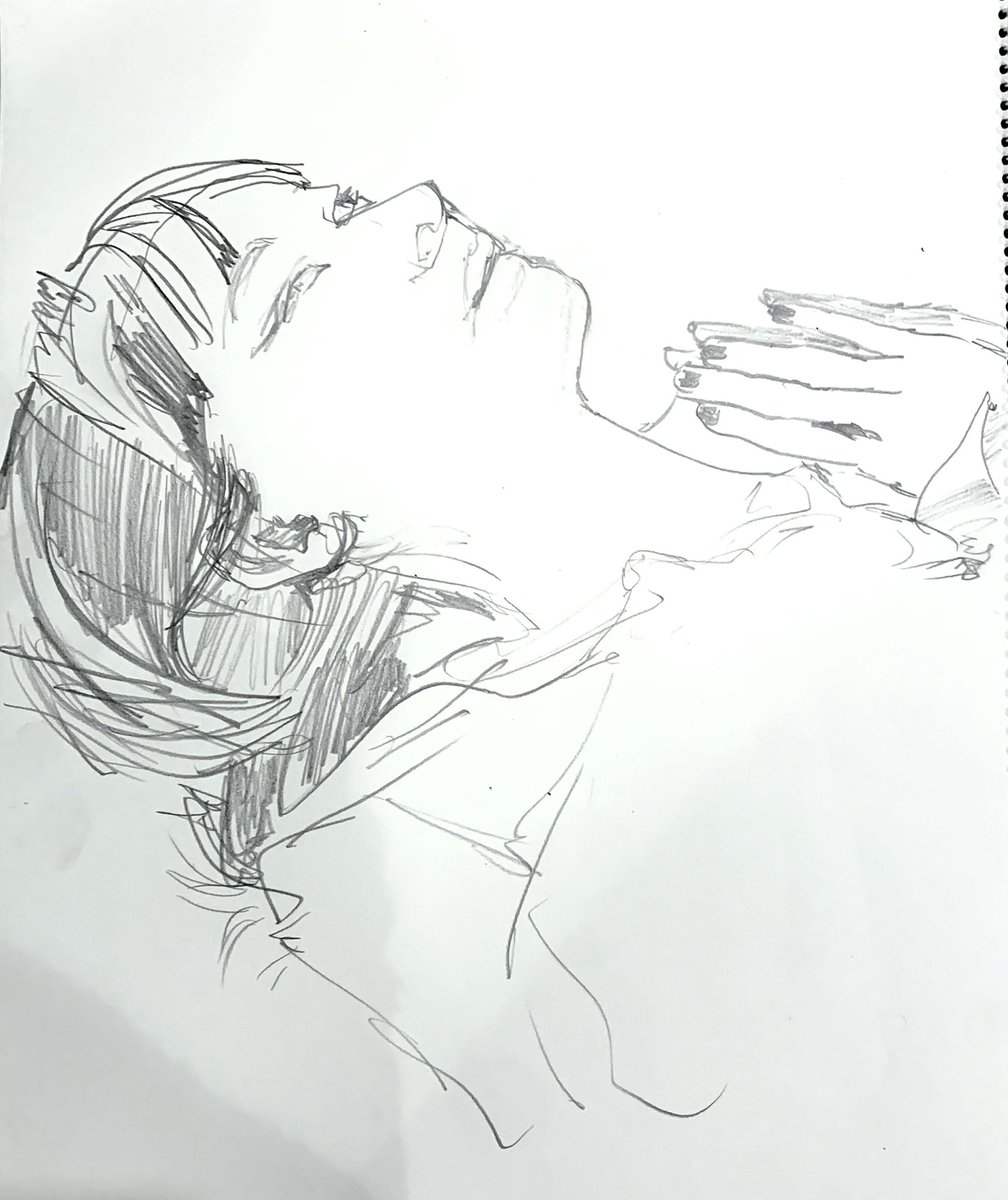 気になっていたアーティスト、楢崎くるみさんの個展へ兵庫は加古川まで行ってきました。
名刺をお渡ししたら、赤い糸で装飾が施された5円玉をいただくという新しいスタイルの名刺交換…
綺麗な方でしたので、さまざまなポーズをとっていただき、描かせていただきました。
とっても楽しかったです