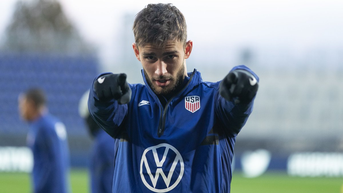 USMNT's tweet photo. Every day we're thankful for the honor of representing 𝐘𝐎𝐔. 

Happy Thanksgiving. 🙏🇺🇸 https://t.co/jaGN7a4lYH