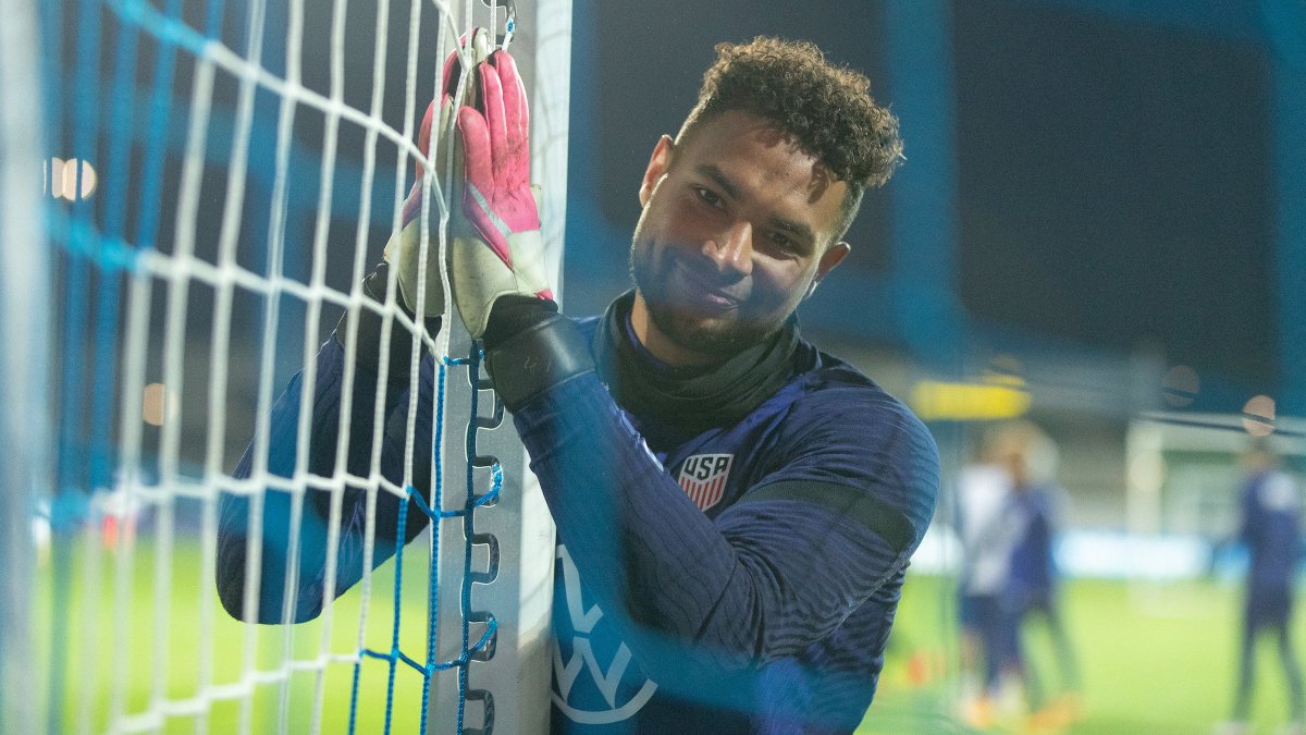 USMNT's tweet photo. Every day we're thankful for the honor of representing 𝐘𝐎𝐔. 

Happy Thanksgiving. 🙏🇺🇸 https://t.co/jaGN7a4lYH