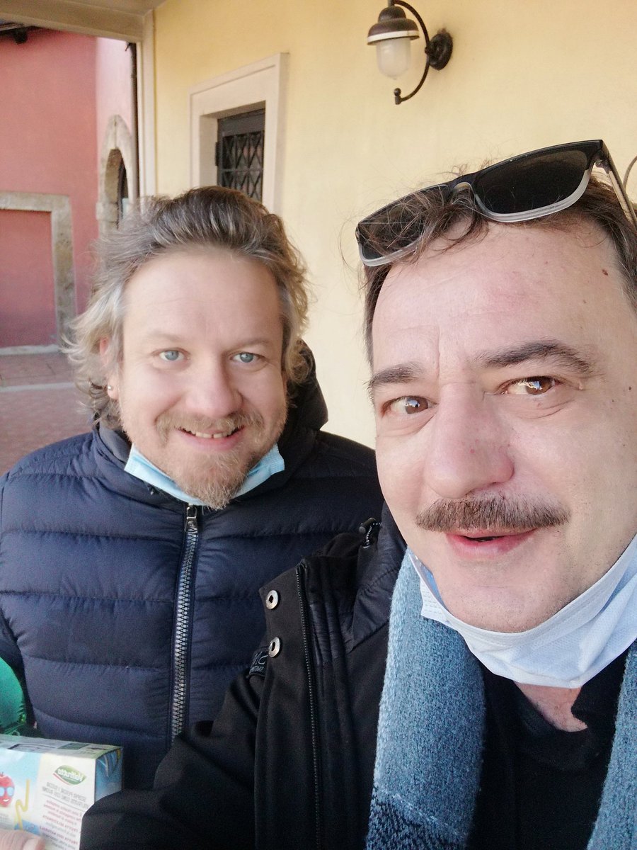 E ci si ritrova  in Ciociaria a sorpresa sullo stesso set, con l'amico Gianluca Gobbi! (Max la memoria)

#comeprima #madentertaitment #tommyweber #film #raimovie