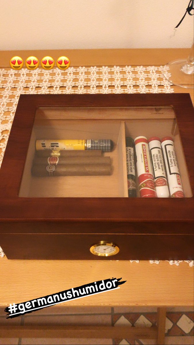 A_Bazzu's tweet photo. Consoliamoci #Humidor #germanus #cigar #habanos https://t.co/ODiGlIQRSZ