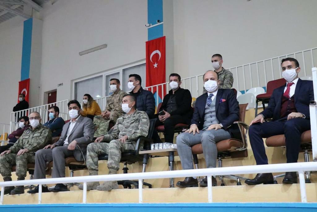 T.C. Millî Savunma Bakanlığı on Twitter: "Rasulayn'da kıran kırana Voleybol maçı! Terör örgütü PKK/YPG'den temizlediğimiz Barış Pınarı bölgesinde artık terör baskısından uzak bir yaşam sürülüyor. Spor aktivitelerinin yapıldığı bölgede Komandolarımız ...