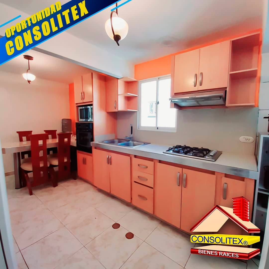 CONSOLITEX's tweet image. Te presentamos excelente penthouse dúplex con acabados de primera, ¡Listo para mudarse!  
Cocina empotrada, equipada con horno eléctrico y a gas, campana y estufa. 
Ubicado en Terrazas de San Diego. 
 Solicita más información al 0414-402.98.20