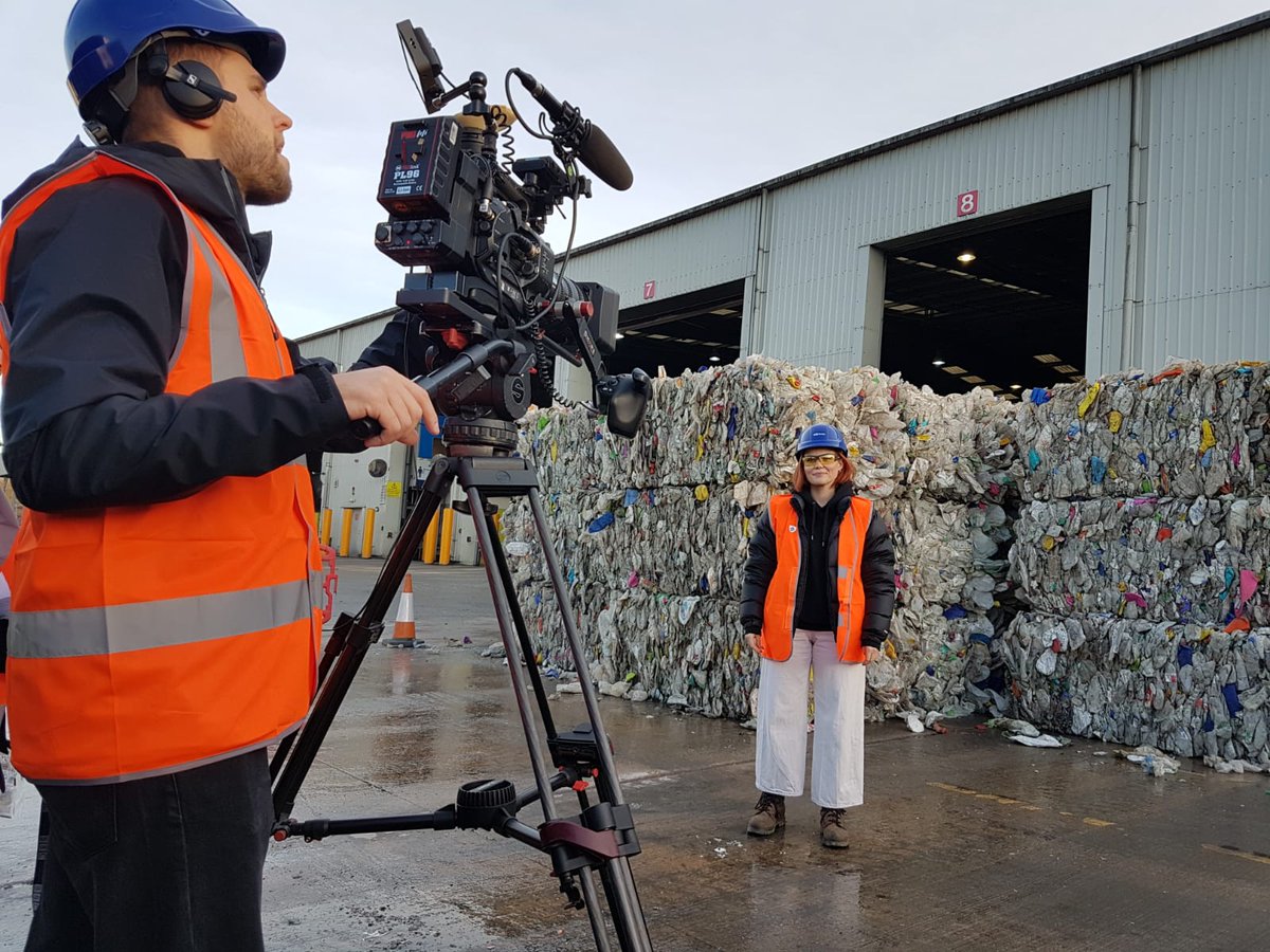 suezUK's tweet photo. We had a great time filming with Blue Peter today at our Materials Recycling Facility in Manchester – check out the program which will air on Thursday 03 December at 5.30pm on @cbbc https://t.co/wdILT85Q0N