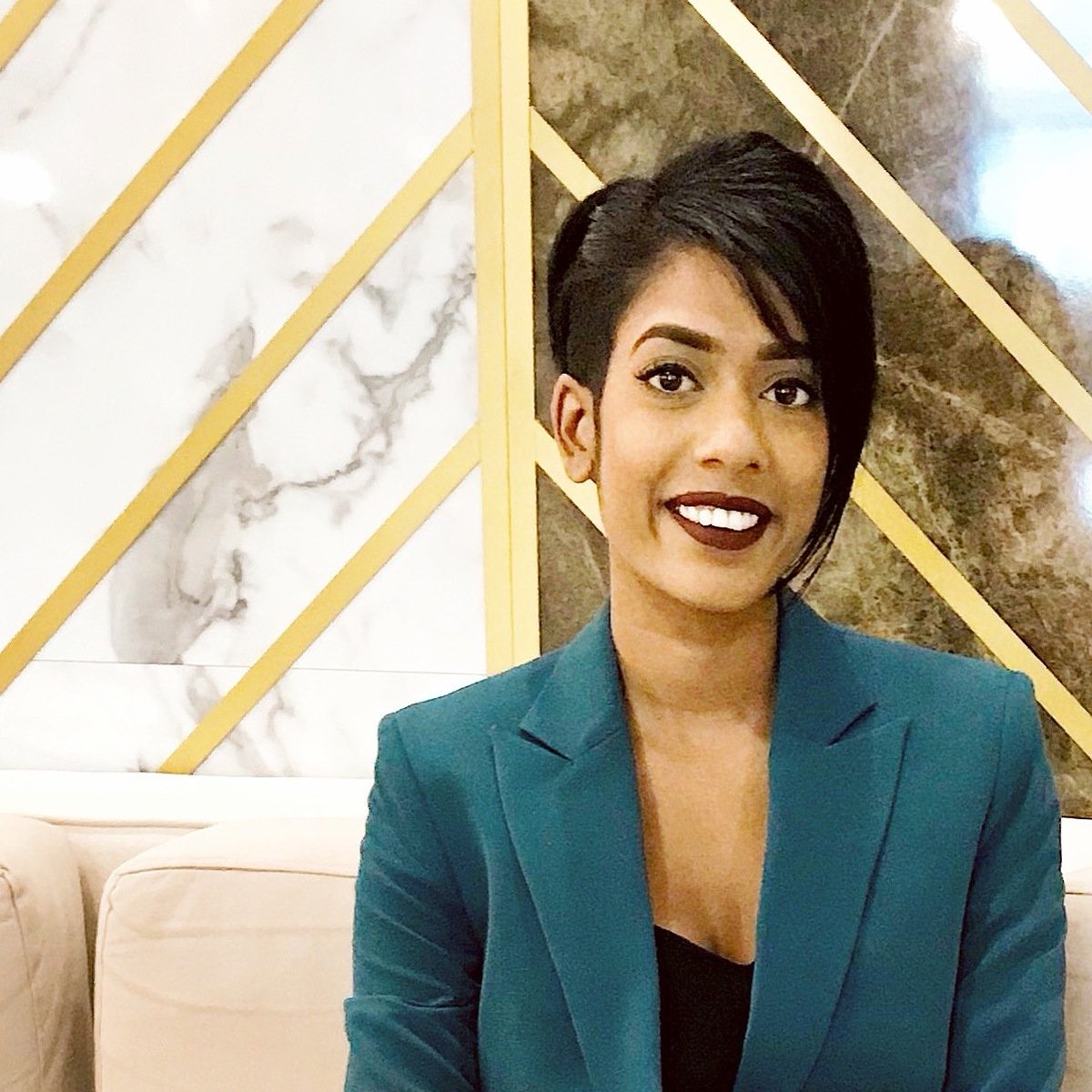 #366womeninSTEM 3⃣3⃣1⃣ Sheree Atcheson <a href="/nirushika/">Sheree Atcheson #DemandingMore OUT NOW📙</a> (1991- ) 🇱🇰 Informaticienne et militante passionnée pour défendre la place des femmes dans l'industrie technologique. Ambassadrice mondiale de <a href="/WomenWhoCode/">Women Who Code</a> qui s'efforce d'éradiquer les préjugés sexistes. oneyoungworld.com/blog/40-under-…