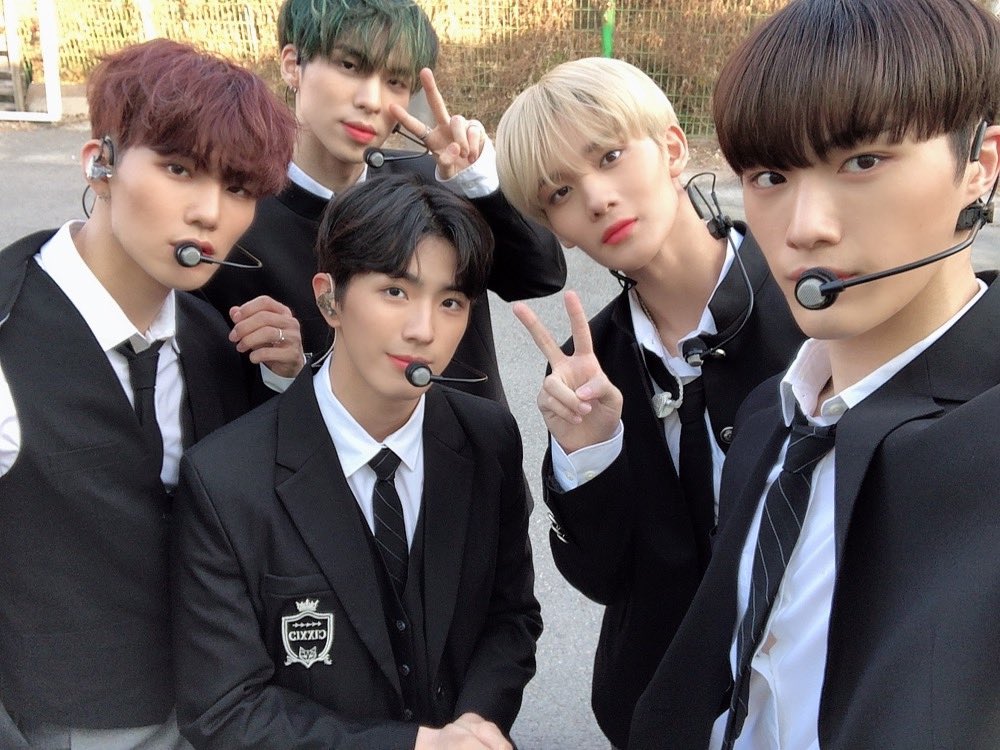 CIX_Official's tweet photo. 벗어날 수 없는 울아엑 매력에 갇힌 픽스들🌱
🔥후끈 후끈🔥 목요일 밤을 불태워버린 씨아엑‼️

#CIX #씨아이엑스 #BX #승훈 #배진영 #용희 #현석 #안녕낯선시간 #HelloStrangeTime #정글 #Jungle #더컬러 #TheKolor https://t.co/RColKq7795