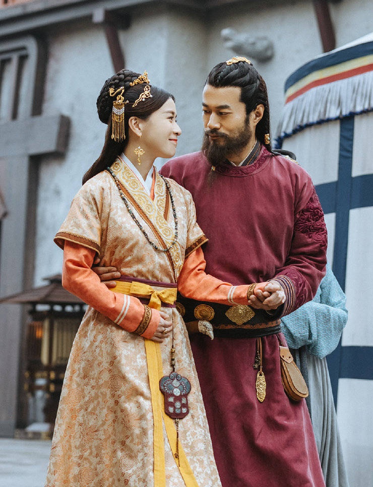 Dyuniebells's tweet photo. Come on! I need to get this out of my chest. Dude, truth be told. #CharmaineSheh and #KevinTan's sultry alchemy surmounted all the couple in this period drama and you can't change my mind. Another project for these ducklings. Please! 🙏😭
#燕云台 #LegendOfXiaoChuo
#佘诗曼 #谭凯 https://t.co/fJj0kPch5S