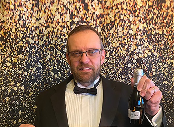 Lovell_UK's tweet photo. We are extremely proud of our Construction Manager, Michael Saunders for winning the Gold Medal at the CIOB Construction Manager of the Year Awards 2020, in the 'Residential Under 10 Storeys' category for his work at Orchard Place, King's Lynn. Congratulations Michael! #CMYA2020 https://t.co/2Wi5UQrohB