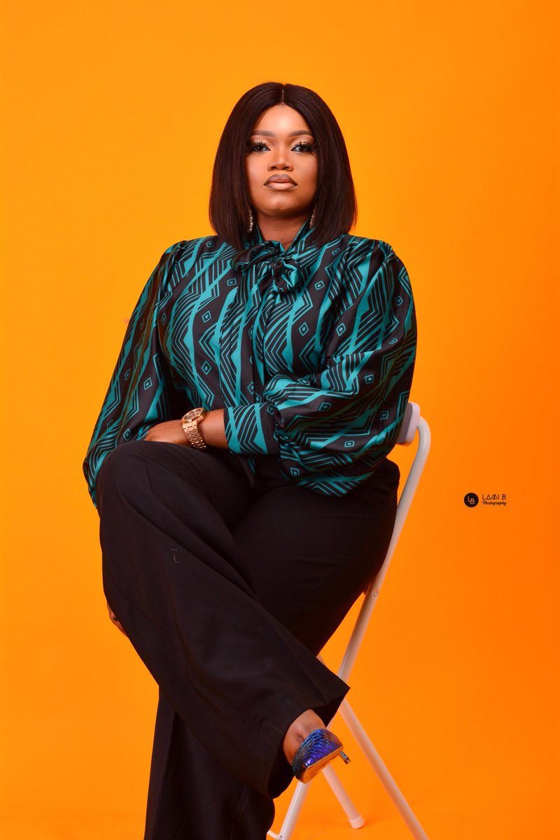 lami_b_'s tweet photo. Confidence is beautiful and bold!... Dropping these portraits to bless your day 📸📸 #kiddricathebrand #Thanksgiving https://t.co/DoJ8Q0TewB