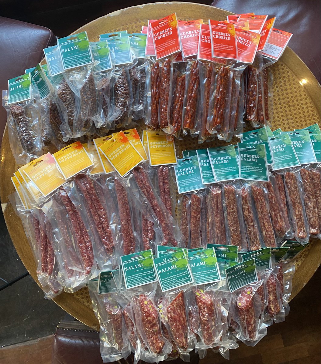 patricksparis's tweet photo. Charcuterie artisanale irlandais à vendre au Patrick’s ! Très limité.
☘️☘️☘️🇮🇪🇮🇪🇮🇪👌👌👌🤤🤤🤤 https://t.co/eEIthy1HJo