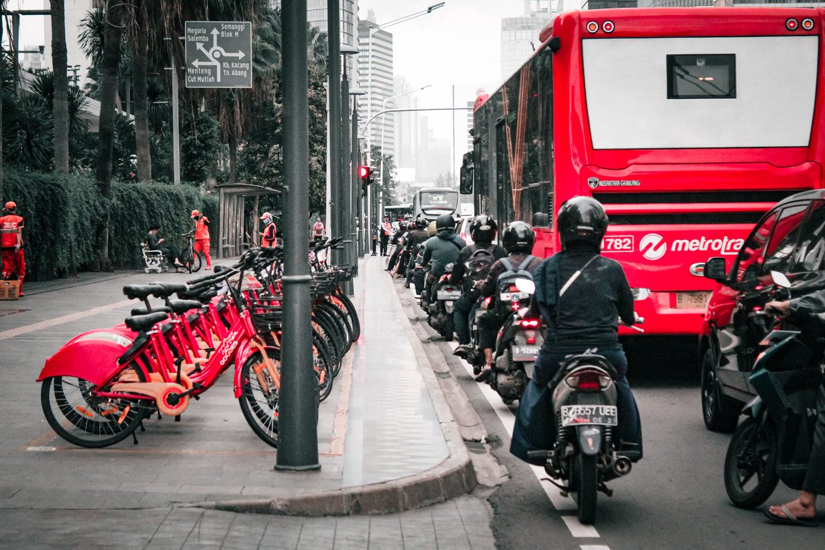 Go home 
.
.
#humanpotrait
#streetphotography #streetart #PhotoOfTheDay #Photoshoot #jakartajuaradunia #jktinfo #photograghy #HumanRightsDay