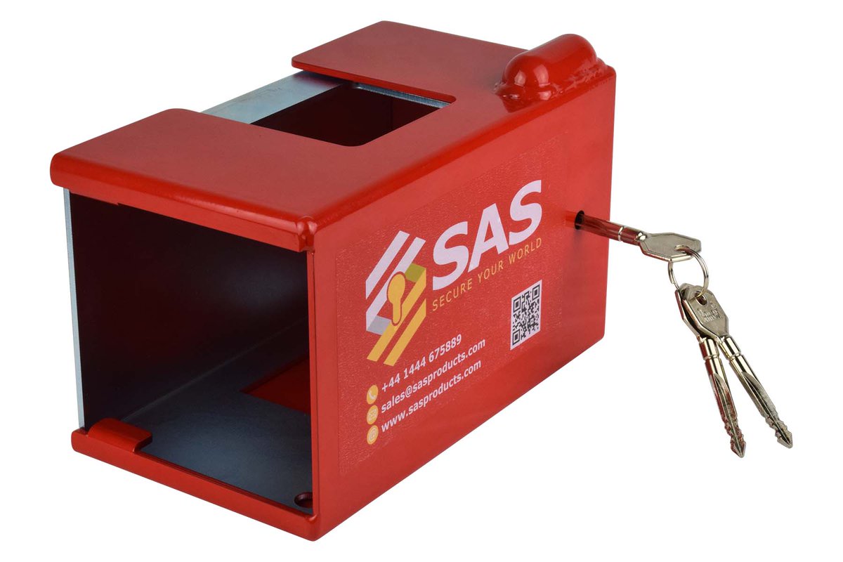 EdwardsTrailers's tweet photo. SAS security hitch lock!
Suits a wide variety of trailers.

Features:
Twin hardened pins to lock.
Anti-drill protection to further increase security.

The hitch lock is made of tough steel, and painted bright red for maximum visual deterrent.

#grahamedwardstrailers #sassecurity https://t.co/wcbnnhAEsY