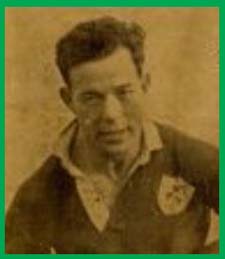 #rugby history Born today 26/11 in 1926 : Karl Mullen (Ireland) rugby v England in 1947, 1948, 1949, 1950, 1951 https://t.co/ym7nWZI8aa https://t.co/HpGktkBj0U