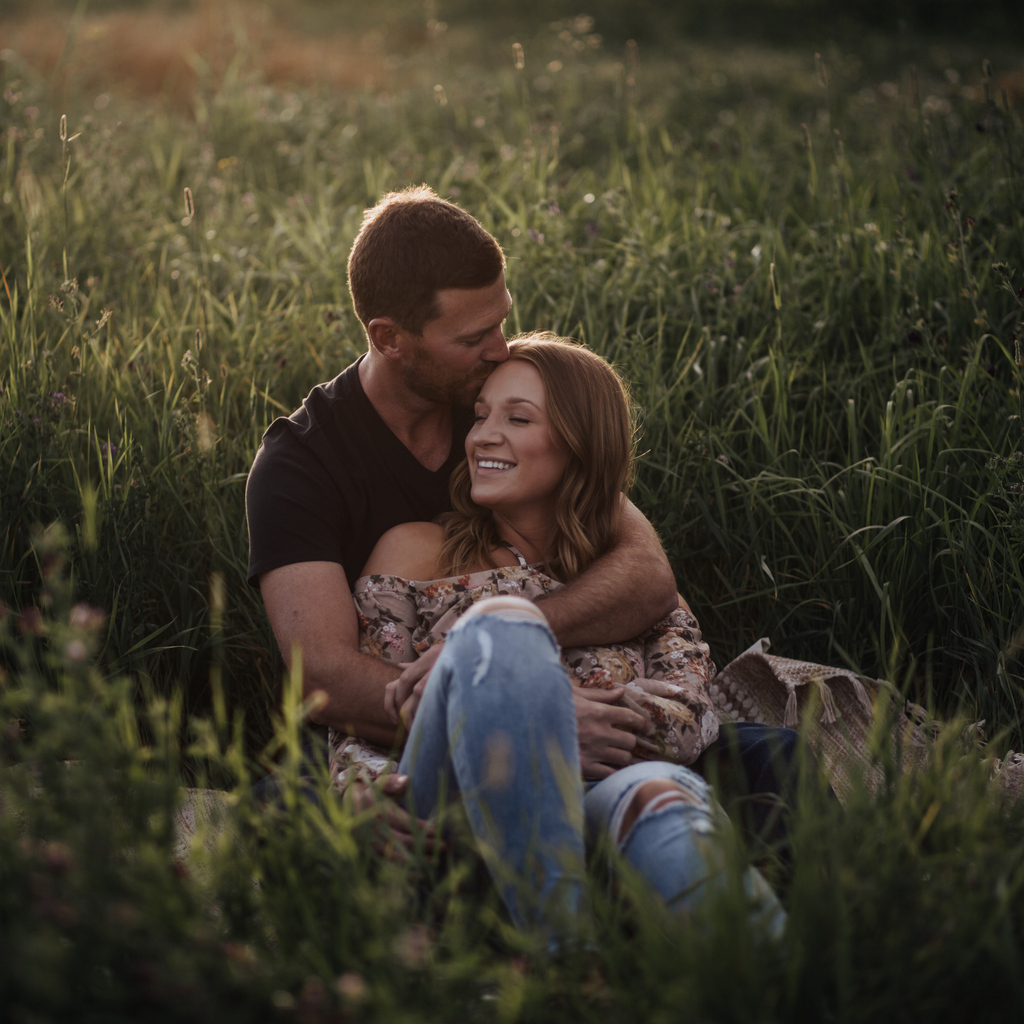 BridalFantasy's tweet image. ɴᴇᴡ ᴀʀᴛɪᴄʟᴇ!
The Most Unique Places to get engaged in Canada
@glampinghub
-&amp;gt;Visit bit.ly/3funWI4

Photographer: @wildeastphoto
Couple: Tori &amp;amp; Mike

#engagement #proposal #gettingengaged #engaged #travelcanada #visitcanada #engagementphotos #couple