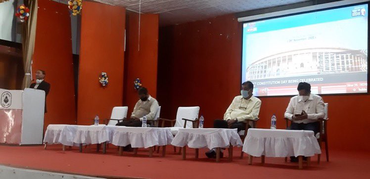 BCCLofficial's tweet photo. भारत के संविधान दिवस-2020 के अवसर पर माननीय राष्ट्रपति के नेतृत्व में संविधान 'प्रस्तावना' पठन कार्यक्रम का ऑनलाइन प्रसारण में बीसीसीएल के अध्यक्ष-सह-प्रबंध निदेशक श्री गोपाल सिंह निर्देशक मंडली के साथ शामिल हुए। https://t.co/dJZclRvHGs