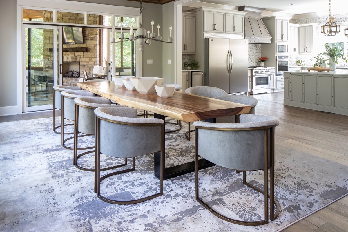 Happy Thanksgiving to you and yours.❤️ 
⠀⠀
Design: @coomerandco 
Photography: <a href="/kristen/">Kristen Hilderman</a>.mayfield 
Contractor: @kirbybuilders
#diningroom #lakehouse 
#suryarugs #bghomefurnishings #troylighting #draperynation #universalfurniture #coomerandco #ipreview via @preview.app