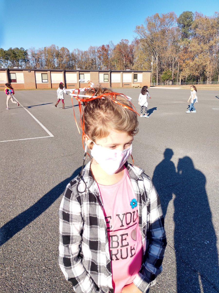 DYoung2nd's tweet photo. Crazy hair day #teamcurtos https://t.co/H6eKrqrOzK