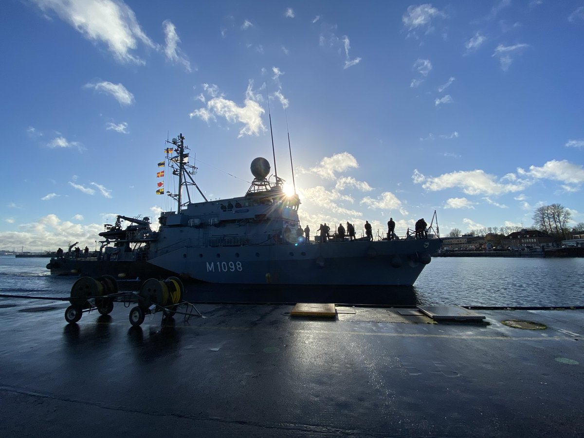 Nach furchtbar langer Werftliegezeit ist die #SIEGBURG zurück im #Marine|Stützpunkt Kiel. Die Besatzung bereitet sich nun auf die #Nachwuchswerbung #MarineLive Fahrten im kommenden Jahr vor. #wirsindmarine #marinefetzt #jointhenavy