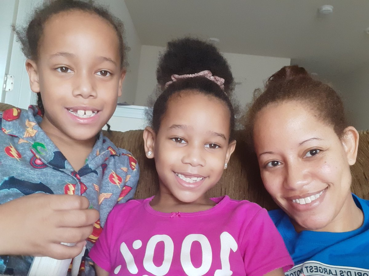 Happy Thanksgiving Panthers!  We're getting our parade on with the #MacysParade Enjoy your time off &amp; be safe! #VerizonLive