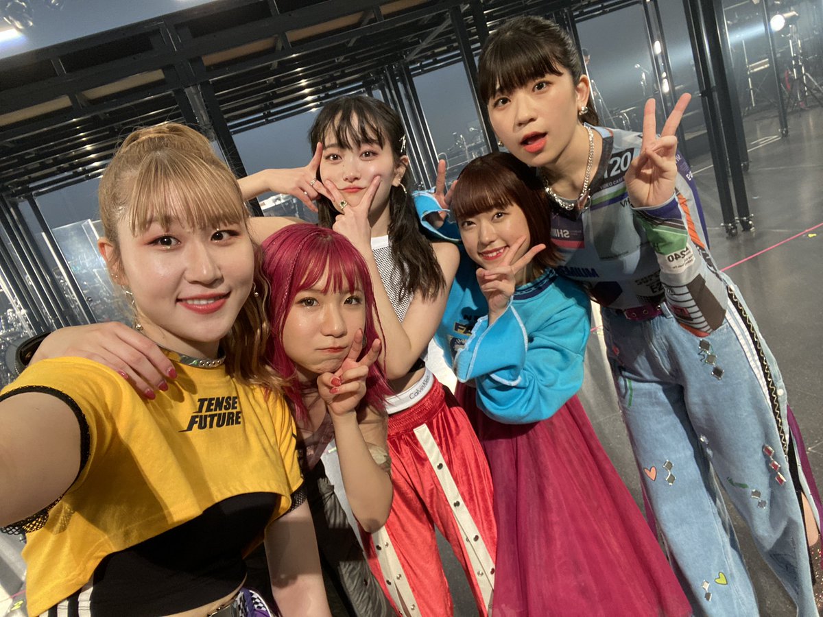 リトグリ大ファン アサヒのインスタライブはホント面白いんだよね 可愛いし コメントしてないだけで 芹奈とmanakaも全部じゃなくてもチラッ 1分とか とアサヒの配信を見てる気がする俺 リトグリ超仲良しだから