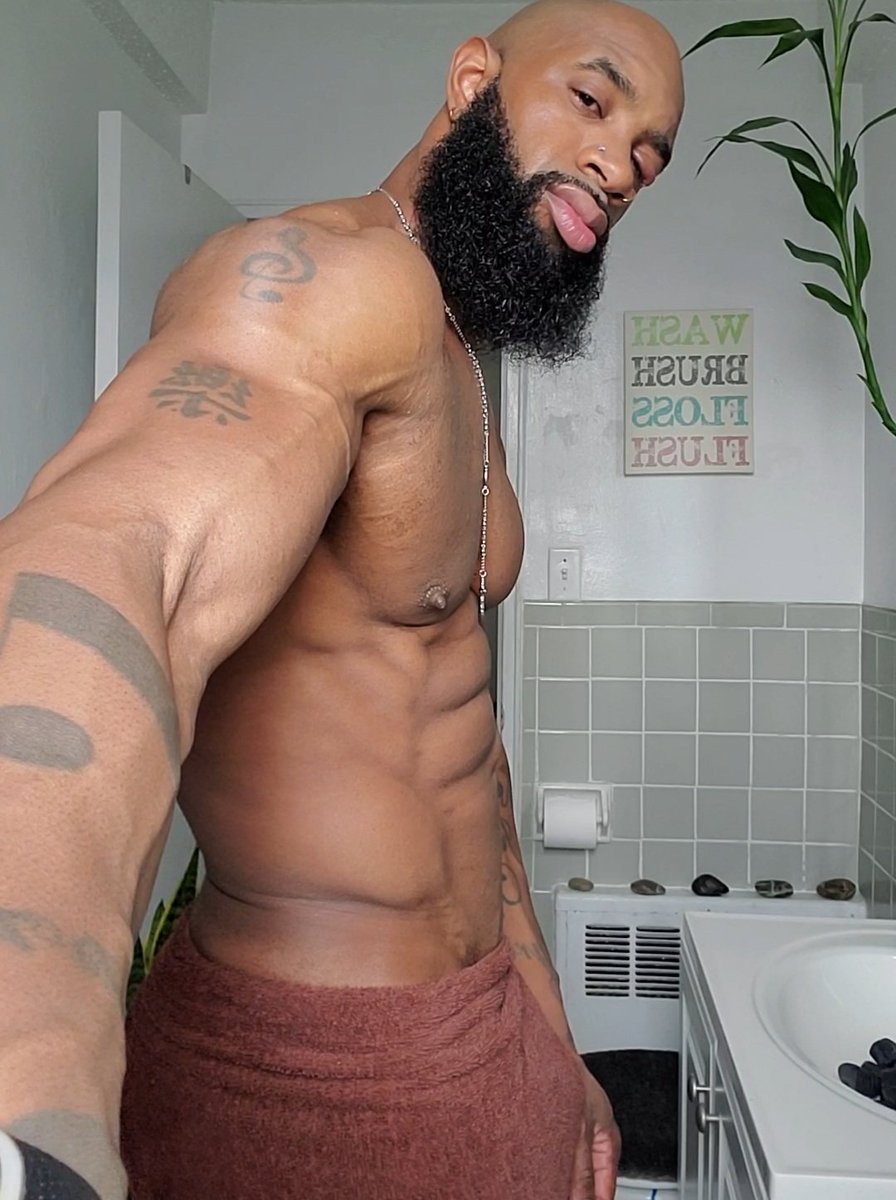 beardblackdaddy's tweet photo. Peeled at 260 lbs...🏋‍

Retweet and show daddy some love. https://t.co/tw0f8GoYHS