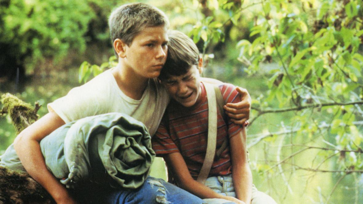 temnatv's tweet photo. "Conta Comigo" (1986), clássico tantas vezes reprisado na Sessão da Tarde, será destaque no TCM.
Quinta-feira (26) - 22h - TCM
#TemnaTV #ContaComigo #Globo #sessaodatarde #stephenking #RiverPhoenix #CoreyFeldman #WillWheaton #TCM https://t.co/cdQgQ73lqV