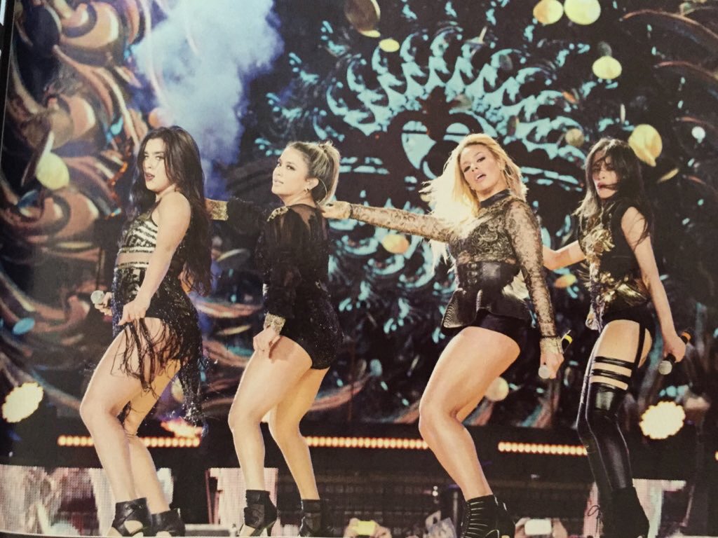 5hthrowbackss's tweet photo. November 26th, 2015 - Fifth Harmony (without Normani) on stage at #PremiosTelehit in Mexico https://t.co/rMSLJ5Swfm