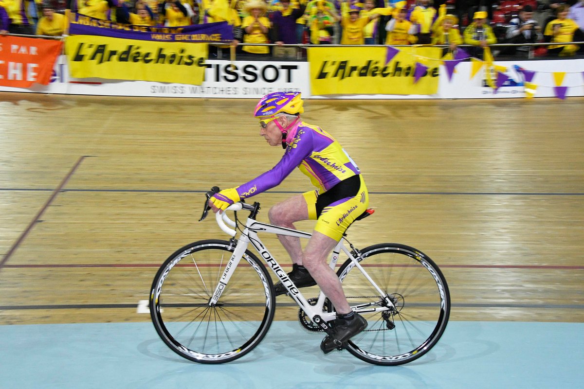 Tour De France Joyeux Anniversaire A Robert Marchand Qui Fete Aujourd Hui Ses 109 Ans Pressesports Tour De France Joyeux Anniversaire A Robert Marchand Qui Fete Aujourd Hui Ses 109 Ans Pressesports