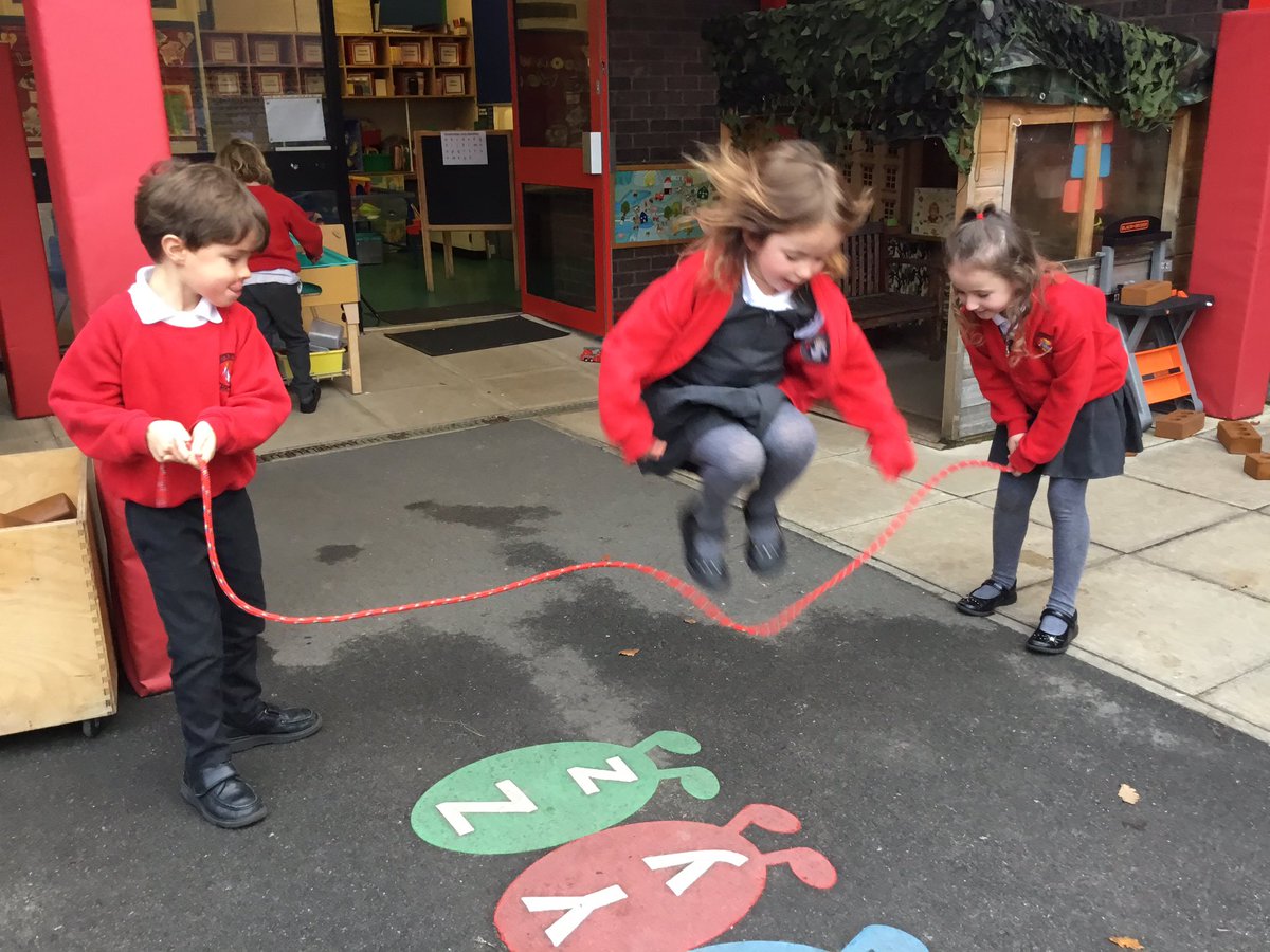 StrettonStMatts's tweet photo. Class R enjoyed playing with the skipping ropes at playtime.
#SSM #SSMReception #SSMPhysicaldevelopment https://t.co/zA7ubMTYPk