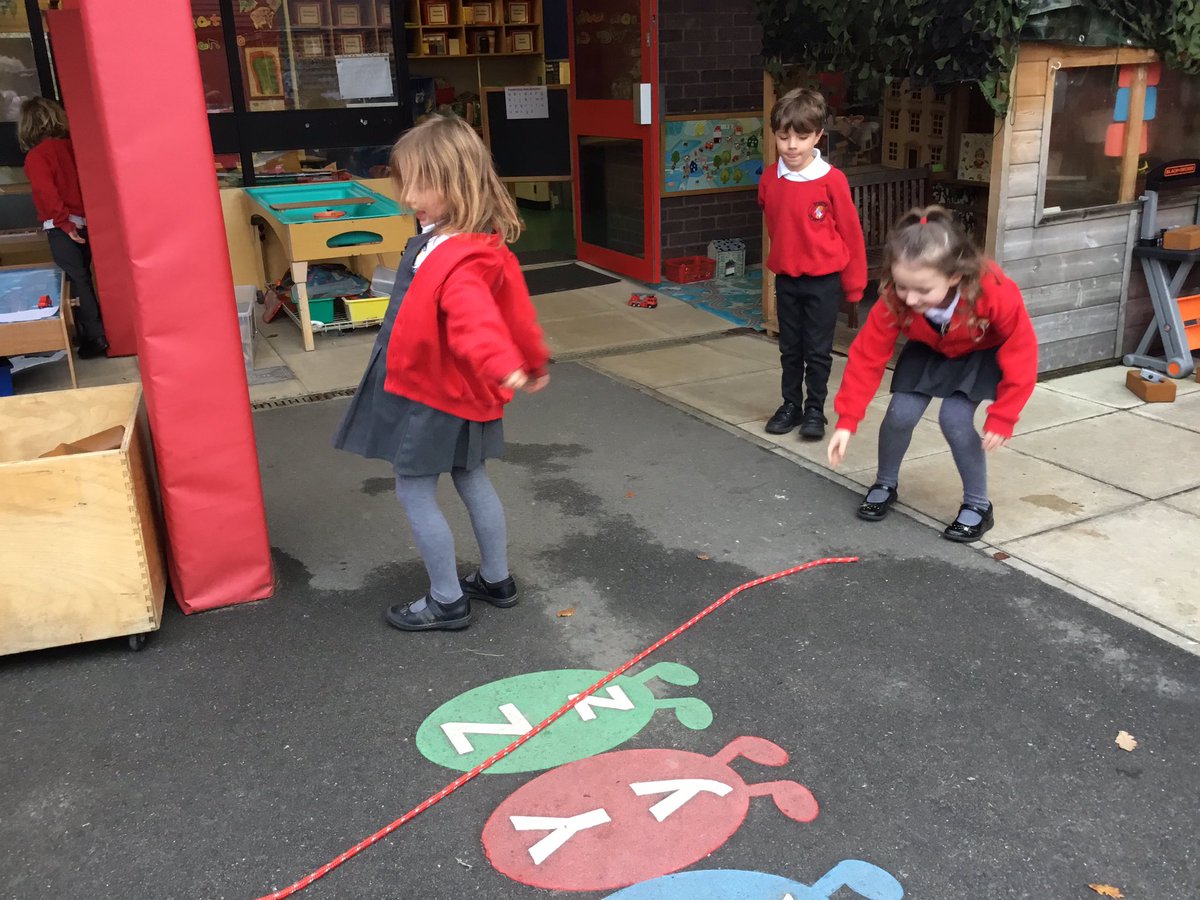 StrettonStMatts's tweet photo. Class R enjoyed playing with the skipping ropes at playtime.
#SSM #SSMReception #SSMPhysicaldevelopment https://t.co/zA7ubMTYPk