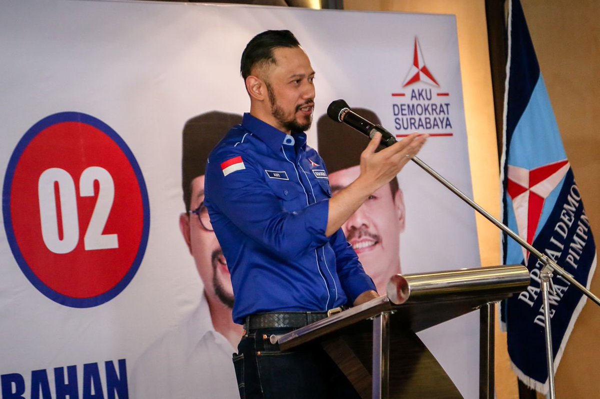 Agus Harimurti Yudhoyono (AHY) (@agusyudhoyono) on Twitter photo Kota Surabaya menjadi kunjungan terakhir saya pada rangkaian #AHYGerilyaNusantara utk Pilkada 2020. Kali ini, saya ditemani Ketua DPD Demokrat yg juga Wagub Jawa Timur, Mas <a href="/EmilDardak/">Emil E Dardak</a> utk melakukan konsolidasi politik pemenangan Pilkada 2020 di 19 Pilkada Kab/Kota di Jawa Timur. Kota Surabaya menjadi kunjungan terakhir saya pada rangkaian #AHYGerilyaNusantara utk Pilkada 2020. Kali ini, saya ditemani Ketua DPD Demokrat yg juga Wagub Jawa Timur, Mas <a href="/EmilDardak/">Emil E Dardak</a> utk melakukan konsolidasi politik pemenangan Pilkada 2020 di 19 Pilkada Kab/Kota di Jawa Timur.
