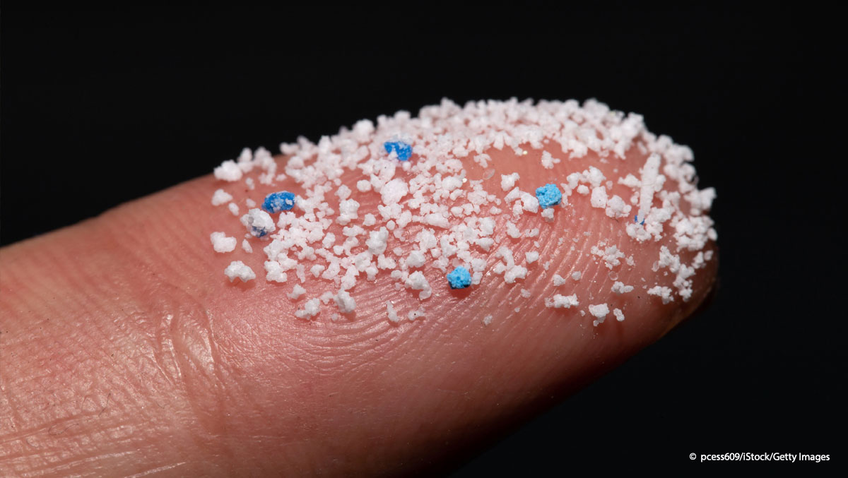 WWF_Deutschland's tweet image. 6/ Immer noch enthalten viel zu viele #Kosmetik|produkte #Mikroplastik und andere, schwer abbaubare Polymere. Mithilfe von Apps wie #CodeCheck kannst du die Produkte scannen und erkennen was genau da drinsteckt. Im Zweifelsfall: Naturkosmetik! #zerowaste #abfallvermeidung