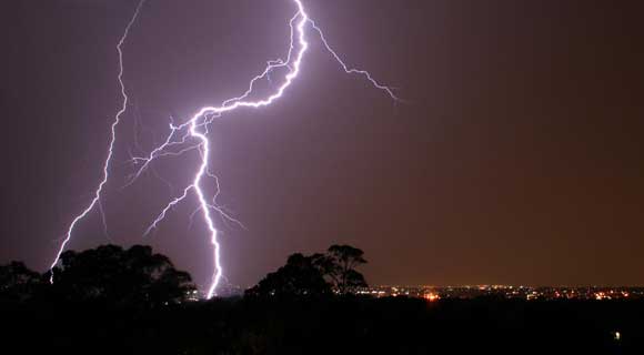 simonarann's tweet photo. מדהים!
המשך ערב חמים ונעים🌺 ⚡⚡
#Amazing #lightning_strike ⚡
أسعد الله مساءكم بكل خير 🙏🌺
#صاعقة_برقية https://t.co/CoU50n8t6O