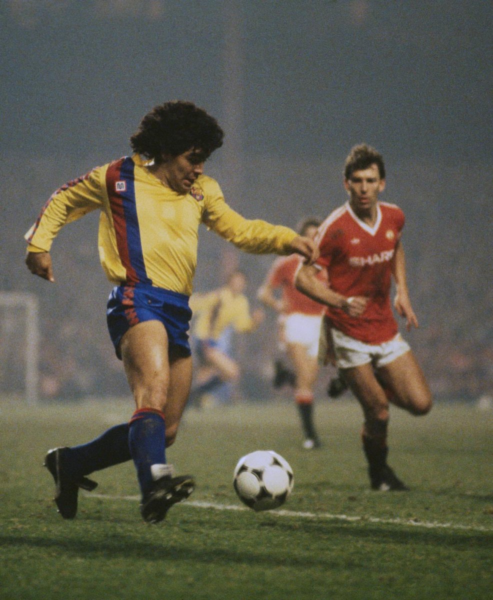 SatejV's tweet photo. Football has lost one of its greatest icons.
Rest in peace, Diego Maradona. #LegendMaradona https://t.co/RugeuskIDe