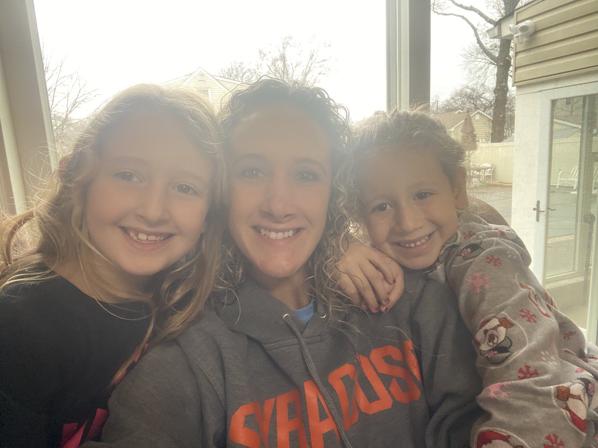 Love our traditions- watching the Macy’s Thanksgiving Parade. So thankful for my girls ❤️#VerizonLive #MacysParade