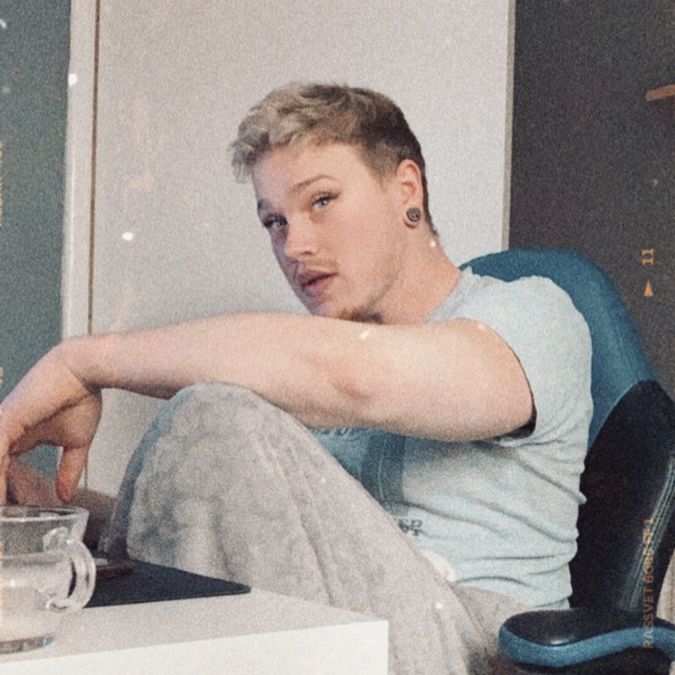 silkierhearts's tweet photo. Hehe, looking good babbbyy 😂😜💗💗 @AlmostEpicG #SASSY #instafilter #prettyfilter #caughtyou https://t.co/q3FOiBlAmv