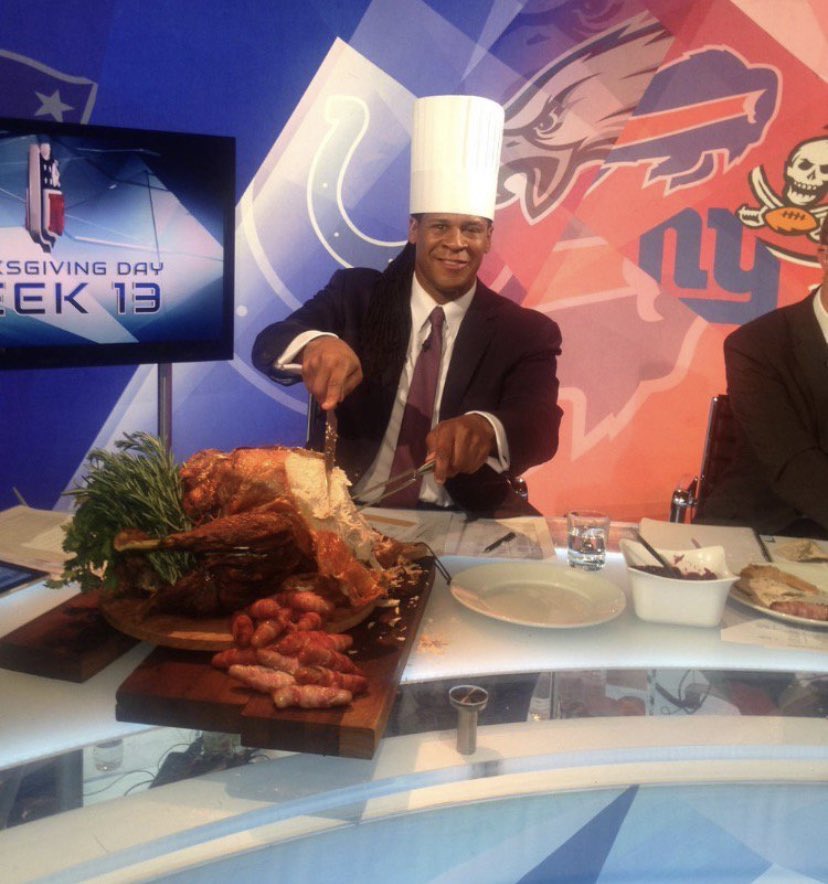 CFL__Official's tweet photo. Happy Thanksgiving to all our followers, fellow fantasy GMβs, NFL teams and fans across the world. But most importantly to this man @CecilMartin1. How weβd love for this man to be cutting turkey again live on Sky sports! #BringBackCecil #NFL https://t.co/g8yudz3LxK