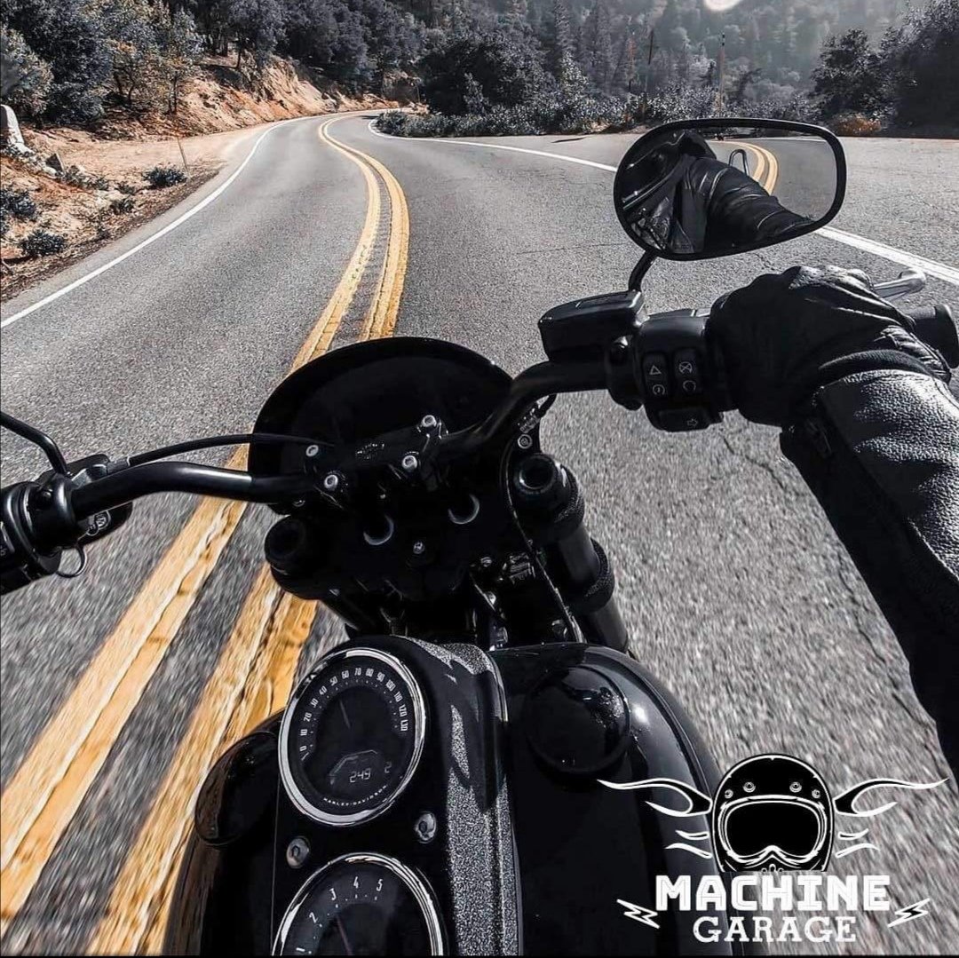 MachineGarage's tweet photo. Que nunca sobren los pretextos para escaparnos a rodar! Feliz jueves carnales!! #ViveMachine⚡️👊🏽⚡️

Por acá los  esperamos con todo lo que necesitan para rodar seguros y con todo el estilo Machine

#Whatsapp 55 4038 0077 de 11:30 a 19:30 y  en línea 24 en https://t.co/hFeXKmj4rL https://t.co/OpevtH2597
