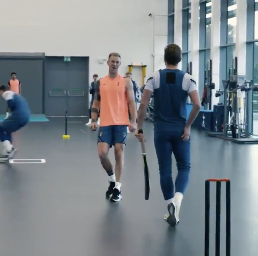 tomengie's tweet photo. @StuartBroad8 https://t.co/unG1OYF4pM