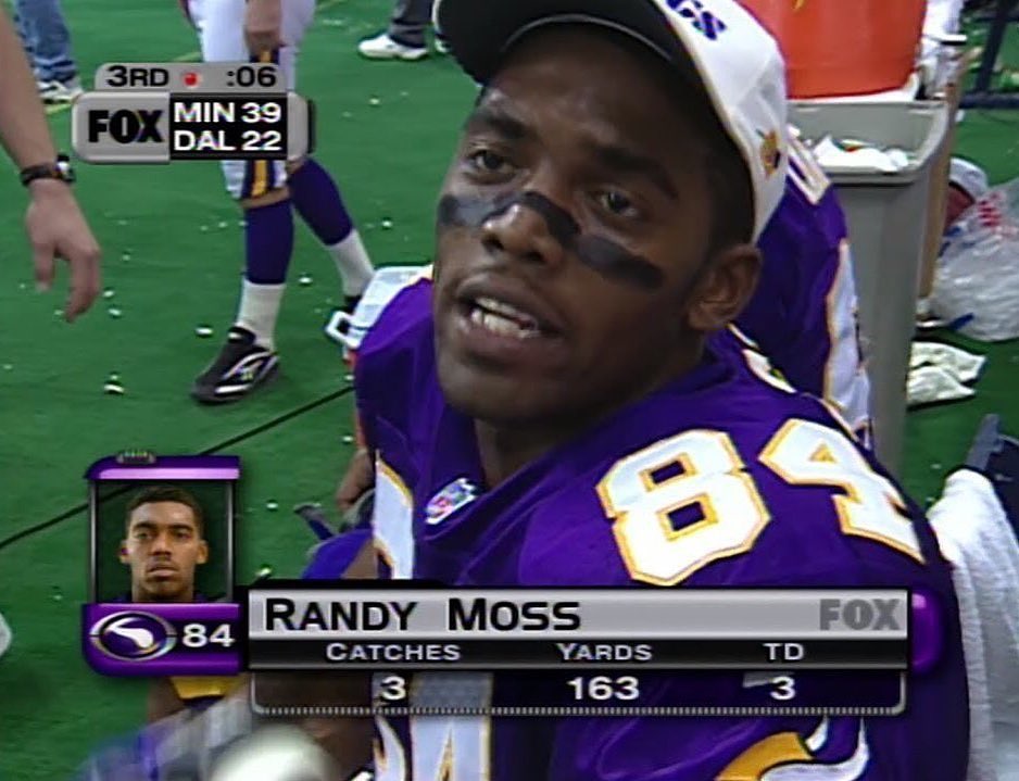 brgridiron's tweet photo. 22 years ago today. 
On Thanksgiving. 
At 21 years old.
As a rookie.
Vs. a team that passed on him.

L E G E N D A R Y 🐐 https://t.co/GNcEYUUHki