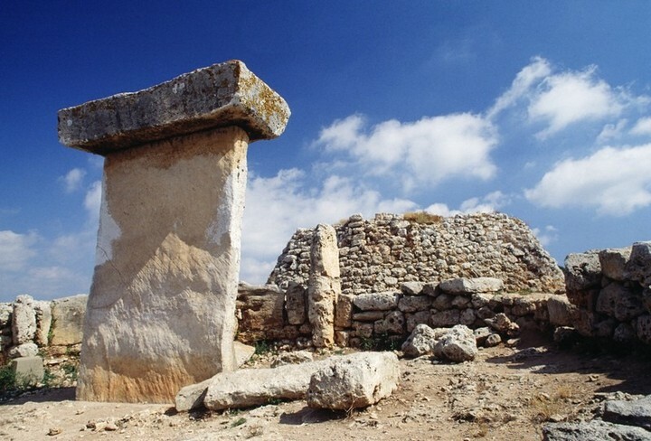 Sabies que Menorca Talaiòtica ja és la candidata espanyola a Patrimoni Mundial de la Unesco per a l'any 2022? Enhorabona @menorcatalaiotica més info a la seva pagina.

Que monument és aquest? 🤔
.
.
.
.
¿Sabías que Menorca Talayótica ya es la candidata española a Patrimonio M…