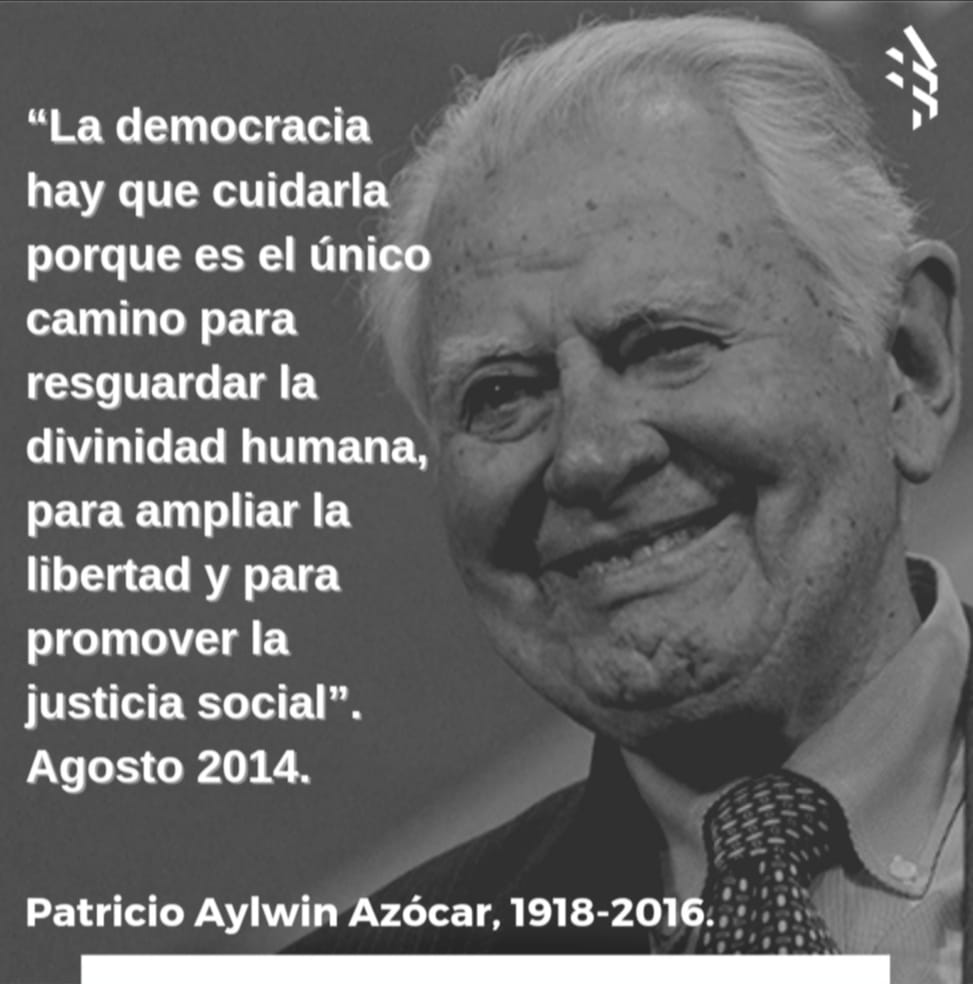 PDC_Chile's tweet photo. Hoy conmemoramos 102 años del natalicio del Presidente #PatricioAylwinAzócar, justo en momentos en que el país nos pide unidad, capacidad de diálogo y lograr el bien común para todos y todas. Características que destacamos de él, que lo hicieron una gran persona y político. https://t.co/WNgQ9qQMjG