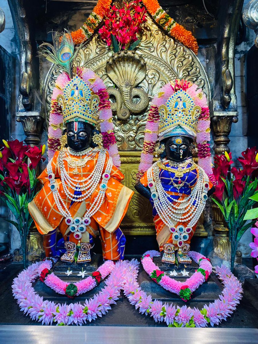 T 3734 - श्री विठ्ठल रखुमाई मंदिर, शीव, मुंबई - ४०० ०२२.
कार्तिक शुद्ध (भागवत्) एकादशी, चातुर्मास समाप्ती, तुळशी विवाह आरंभ, पंढरपूर यात्रा.
गुरूवार, २६ नोव्हेंबर २०२०.
today is “ Kartik Ekdashi “ one of the very auspicious days in the year 🙏🏻😇
कार्तिक एकादशी अनेक शुभकामनाएँ https://t.co/5L8Vv80q8C
