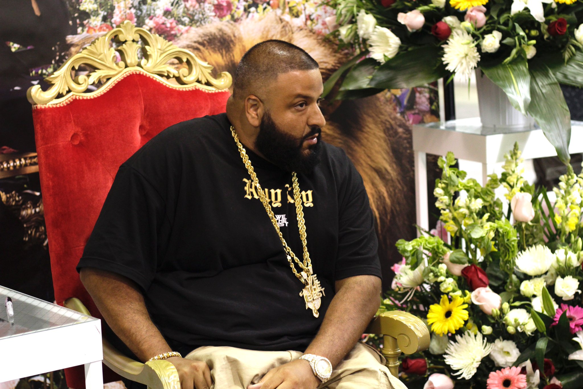 Happy 45th Birthday to DJ Khaled. This is footage from his \"Major Key\" album signing in one of our Harlem locations. 