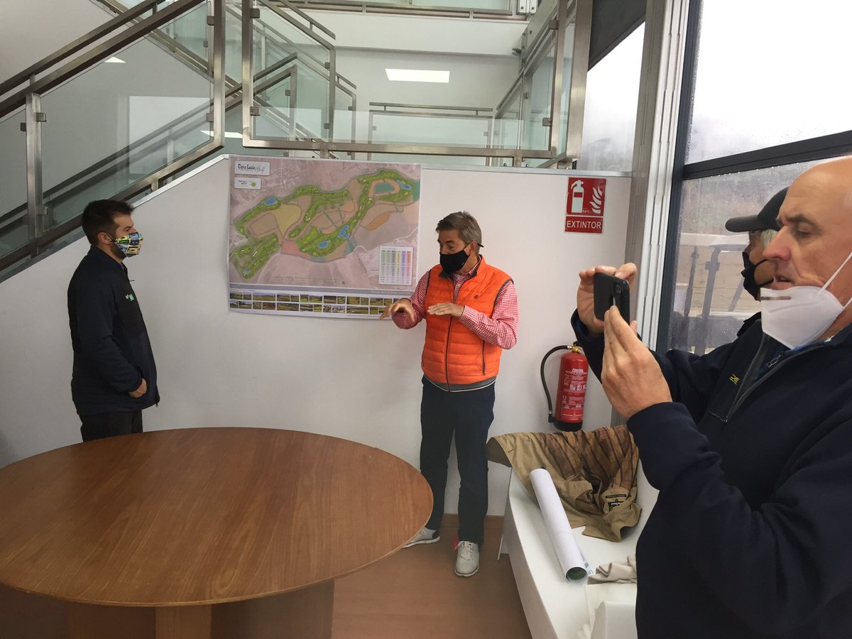 ARodriguezb66's tweet photo. Entre jornada y jornada del @Openfemenino Nos presentan un nuevo campo #azatagolf diseñado por @MarcoMartinSMG Merece la pena visitarlo. @vivecostadelsol https://t.co/CxliobZCGH