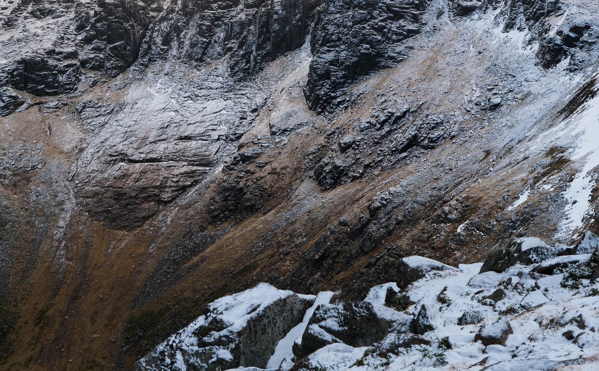 walkhighlands's tweet photo. A few shots from the very icy Northern Corries today.
We're very lucky to be able to walk here, as currently only permitted for people living under level 1 or 2 restrictions. Was great to meet @townsendoutdoor  and @SteveFallon, but just missed @davidjlintern apparently. https://t.co/mllDwZA83S